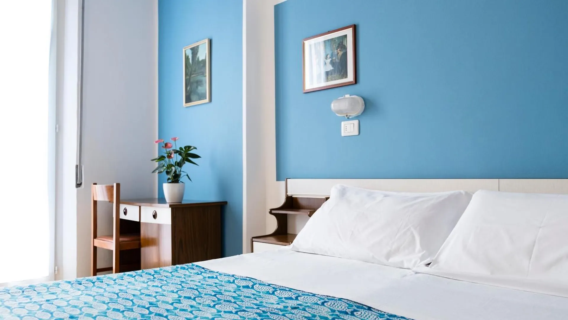 Hotel Cheri Rimini 2*,  Italy